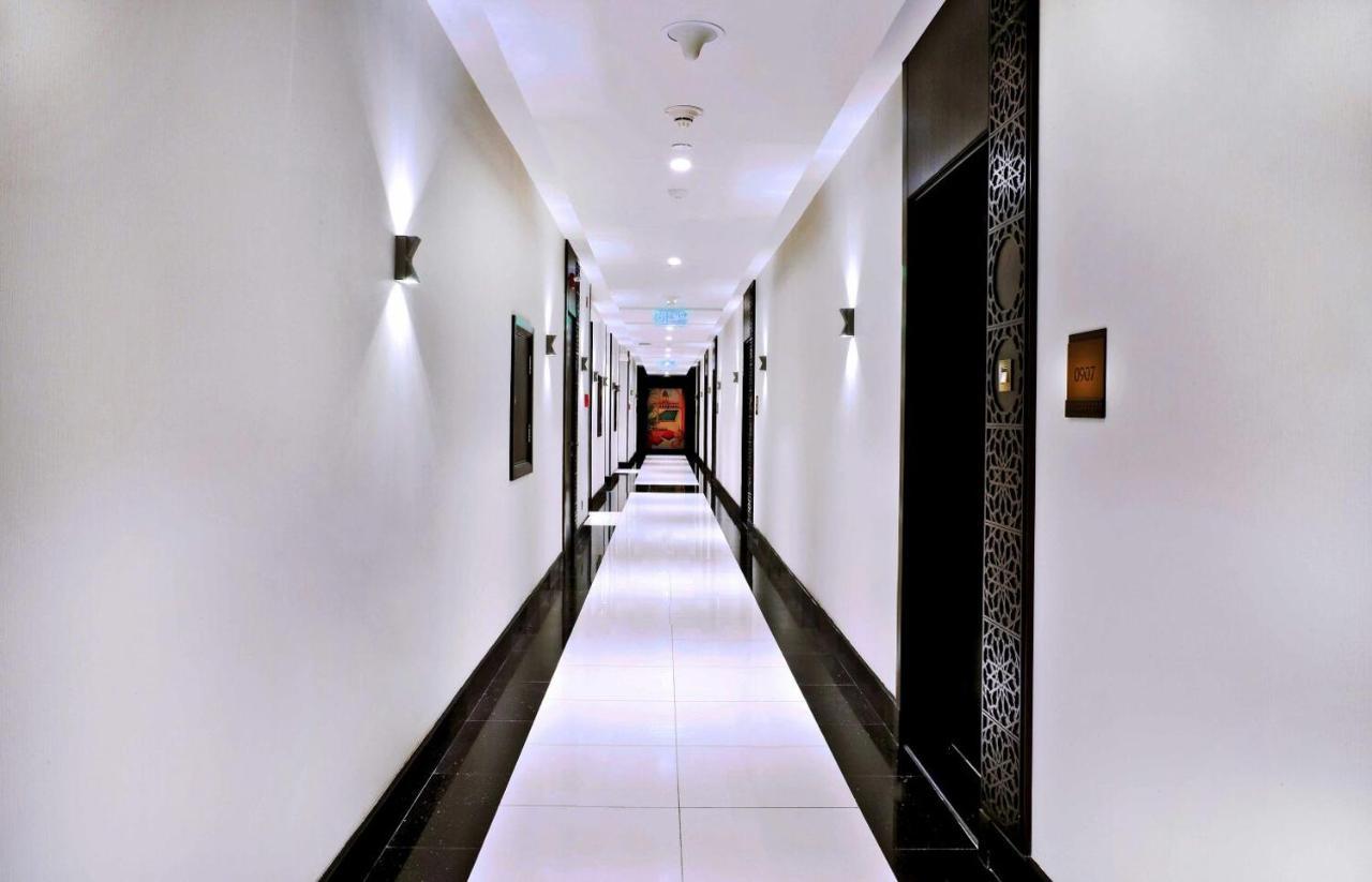 Spectrums Tahlia Jeddah Luaran gambar